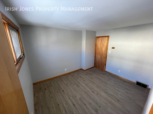 Building Photo - 600 Niagara St
