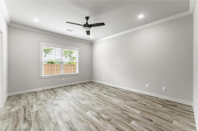 Building Photo - 3305 SW Hillstone Ave