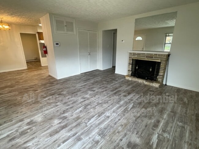 Building Photo - 22 Dorset Dr