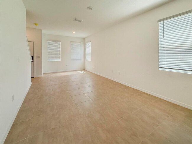 Building Photo - 8948 Daybreak St