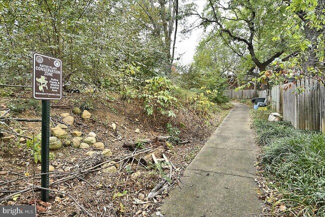 Building Photo - 223 Burgess Ave