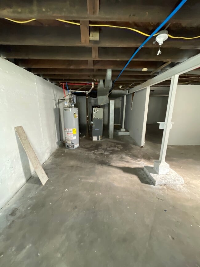 Building Photo - 5571 Era Ave