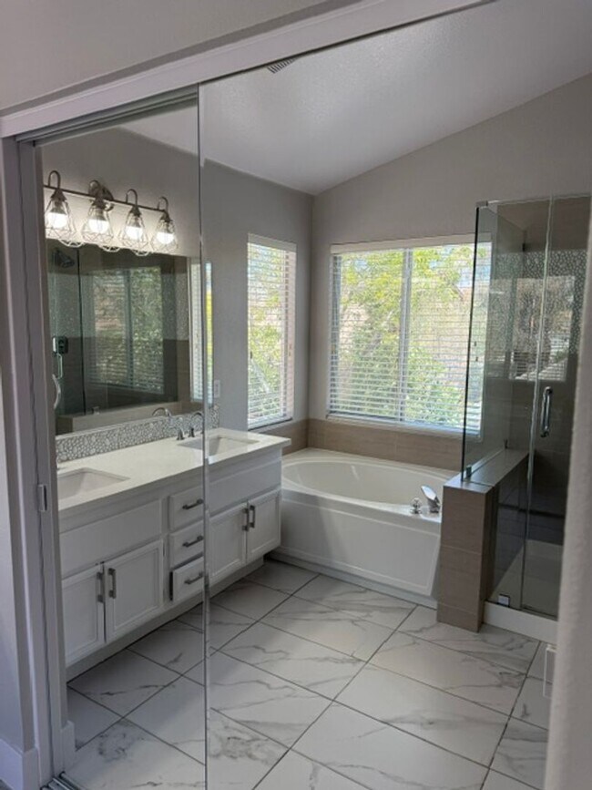 Building Photo - STUNNING & GORGEOUS 4 BED/2.5 BATH POOL HOME IN ELDORADO! *** ONLY $2,599 ***