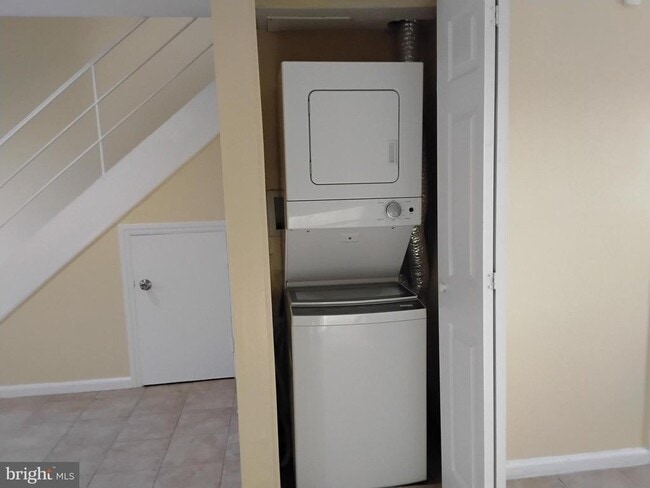 Building Photo - 3867 26th Ave