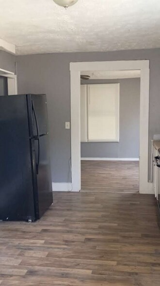 Building Photo - 1844 Christian Ave