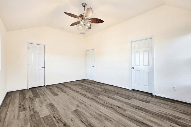Building Photo - 8027 Saffron Ln