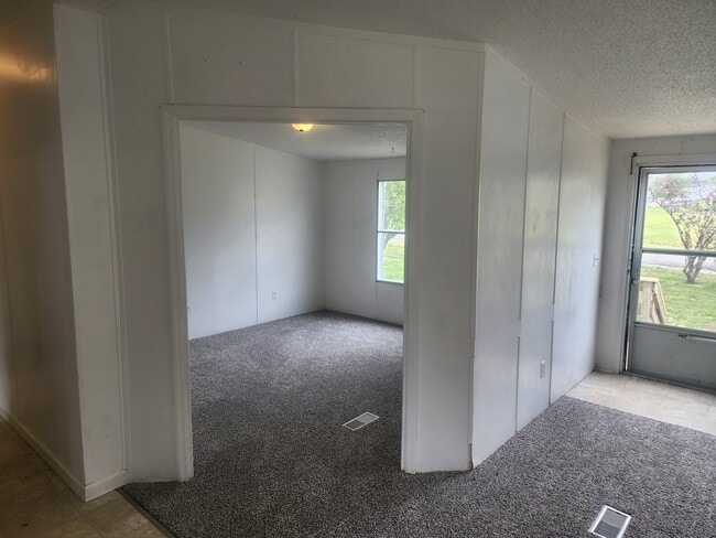 Building Photo - 11211 Allen Dr