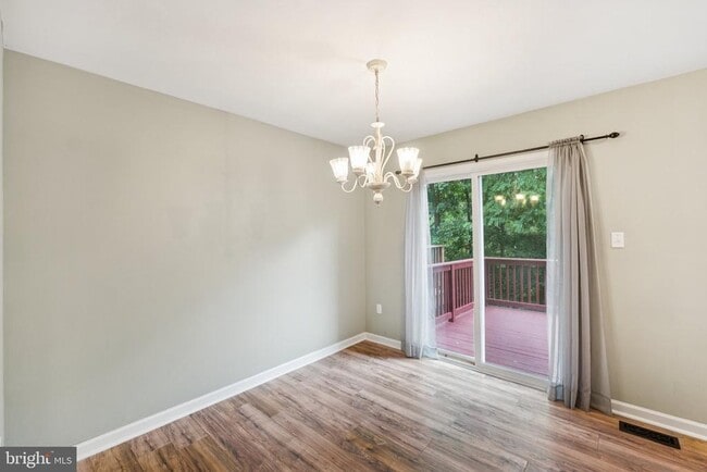 Building Photo - 5494 Prince William Ct
