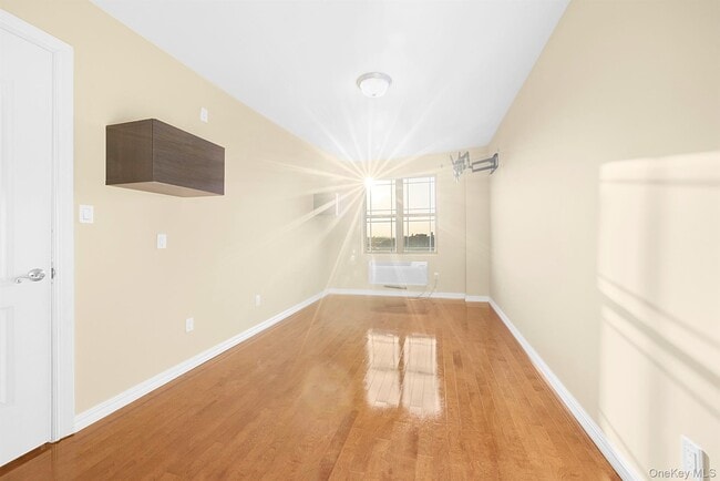 Building Photo - 40-40 75th St
