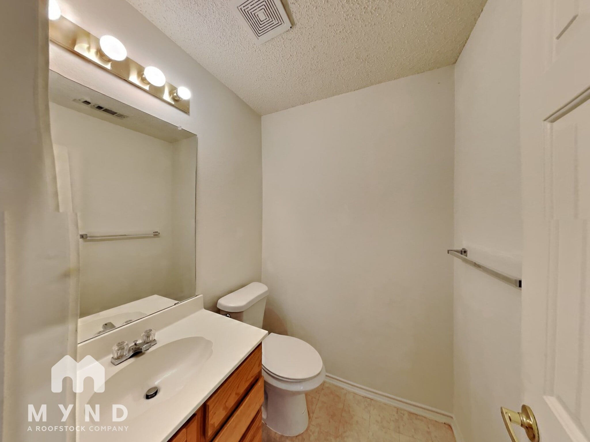 Building Photo - 205 Covala Dr