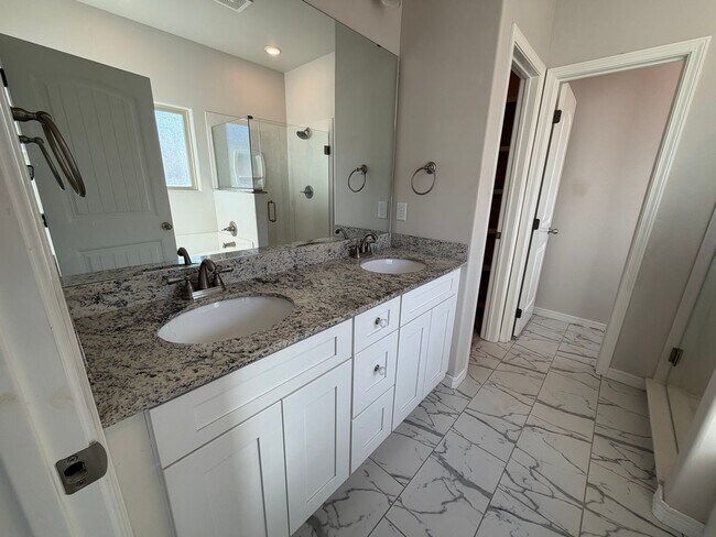 Building Photo - 1436 Champagne Blvd