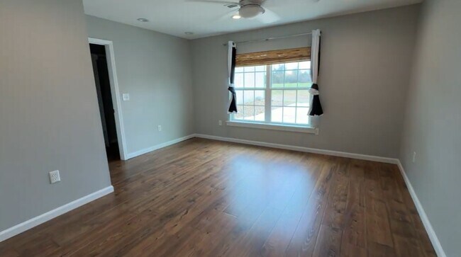 Building Photo - 6910 S Mallard Dr