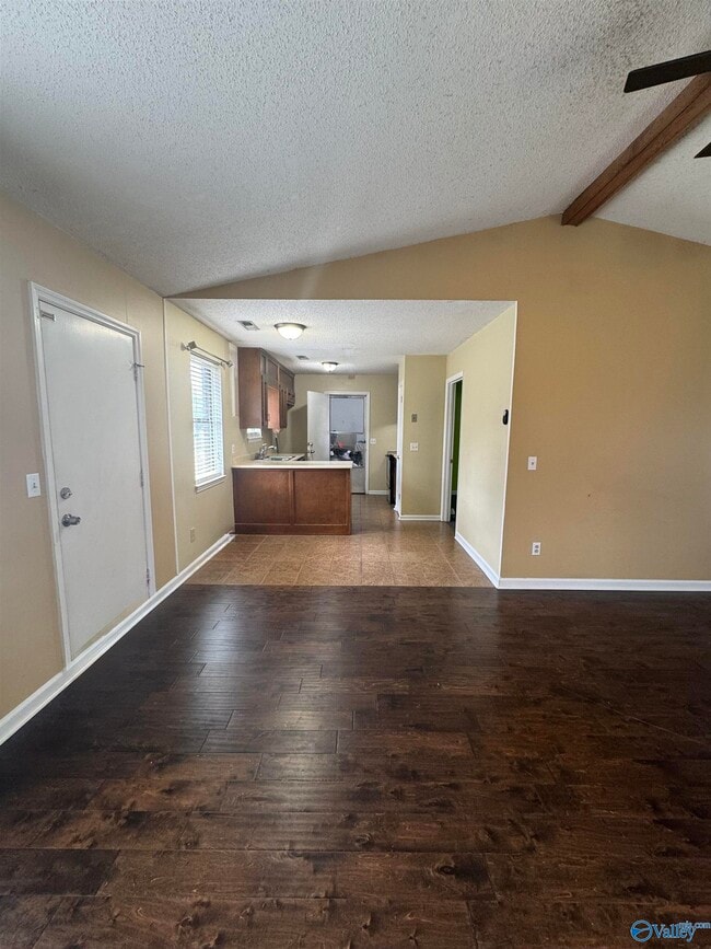 Building Photo - 206 Peabody Rd