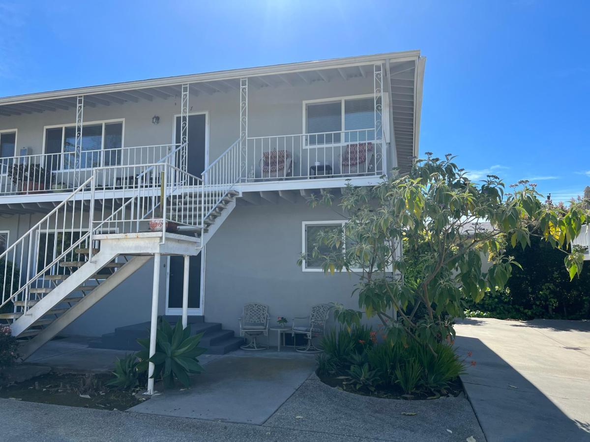 Building Photo - 324 W Arrellaga St