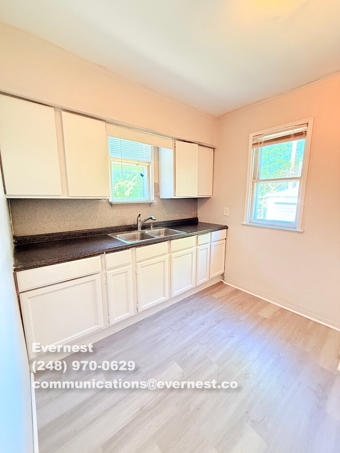 Building Photo - 20465 Greeley