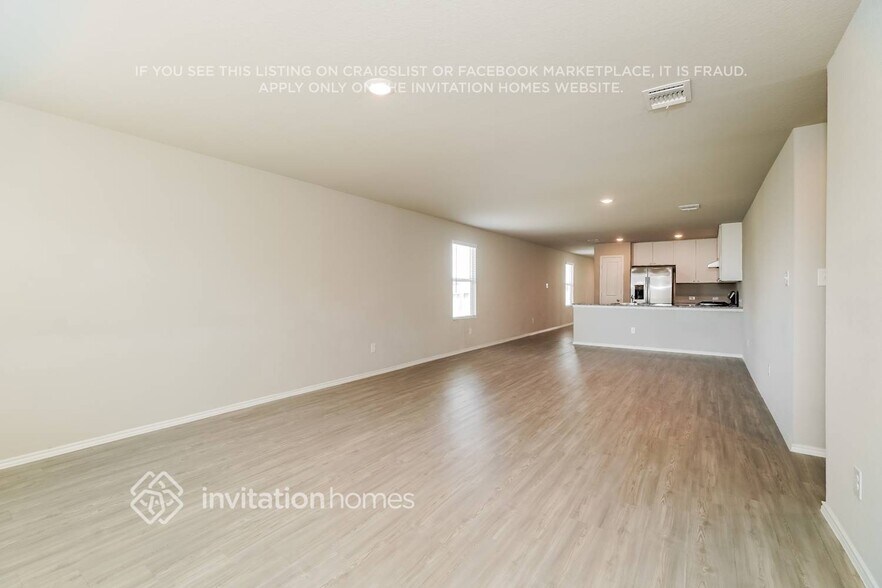 Building Photo - 5747 Leon Pl