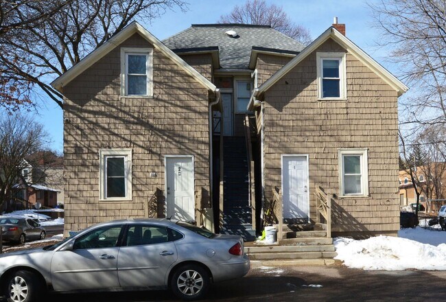 Building Photo - Move in Special! Updated Studio Unit - Available Now!