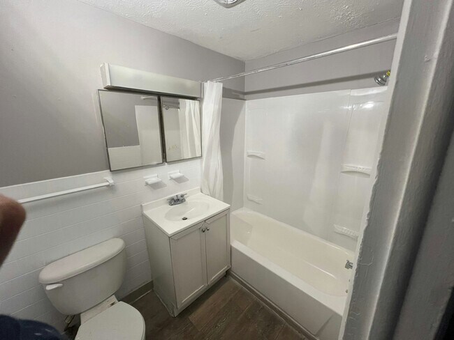 Building Photo - 13540 Superior Rd