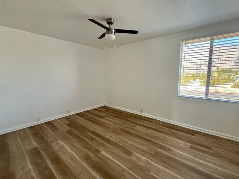 Building Photo - 400 N Sunrise Way