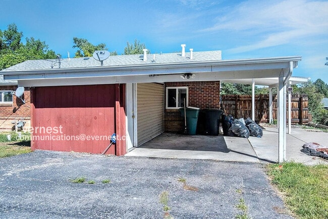 Building Photo - 1050 Ash Ct
