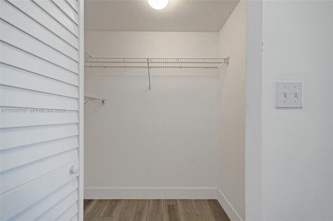 Building Photo - 2775 NE 187th St