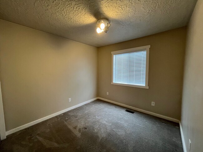 Building Photo - 4388 S Danridge Ave