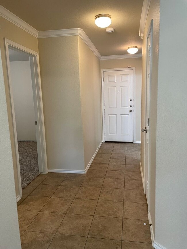 Building Photo - Application Received! 3 bed, 2 bath with B...