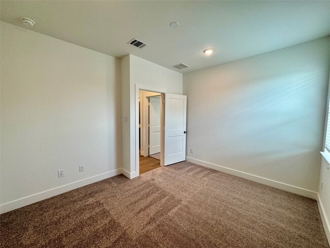 Building Photo - 1210 Shaded Rock Dr