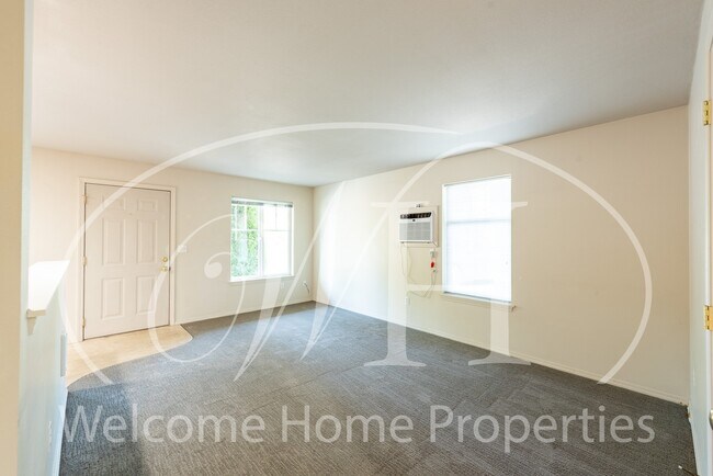 Building Photo - Newer Construction Condo Near WWU