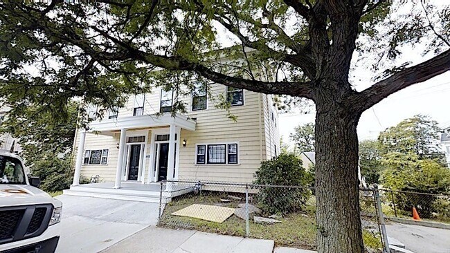 Building Photo - 60 Atherton St