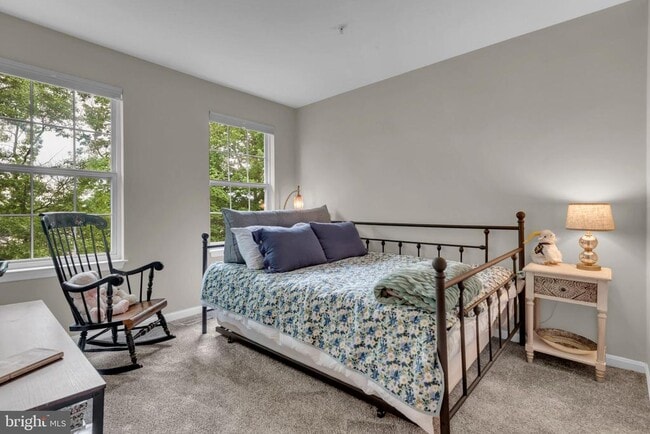 Building Photo - 103 Quiet Waters Pl