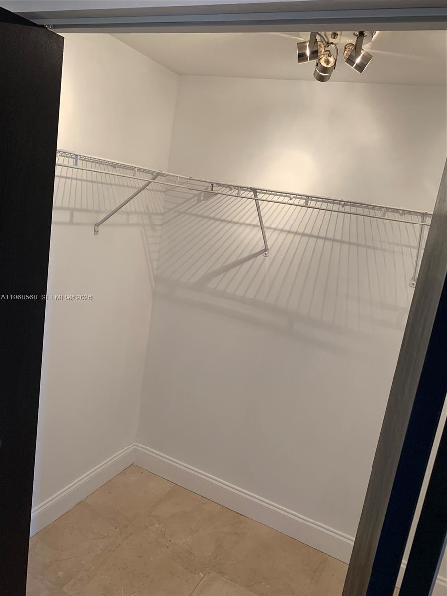 Building Photo - 1401 SW 22nd St