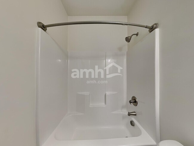 Building Photo - 125 Bur Oak Dr