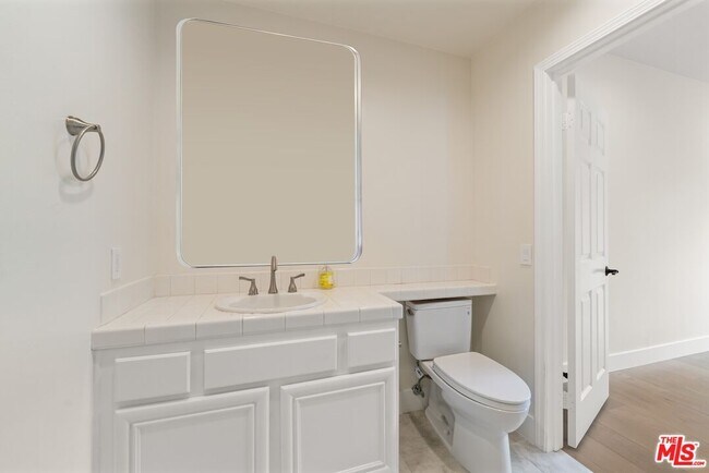 Building Photo - 18500 St Moritz Dr