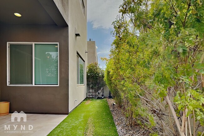 Building Photo - 6807 E Orion Dr