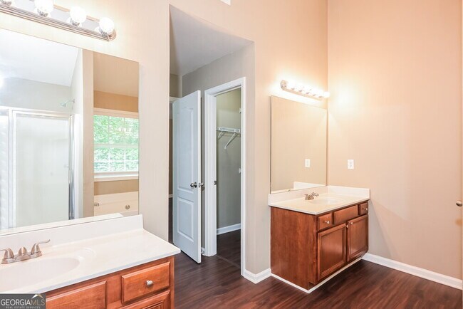 Building Photo - 6593 Grand Hickory Dr