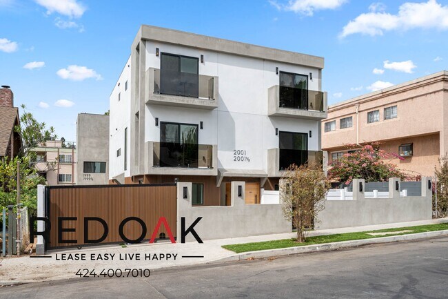 Building Photo - 2001 Vista Del Mar Ave