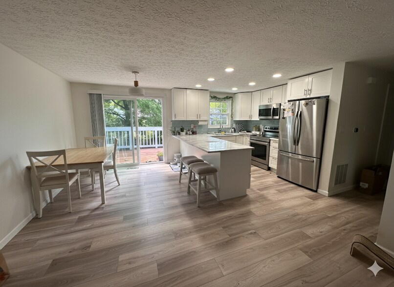 Building Photo - 2515 Sawmill Forest Ave