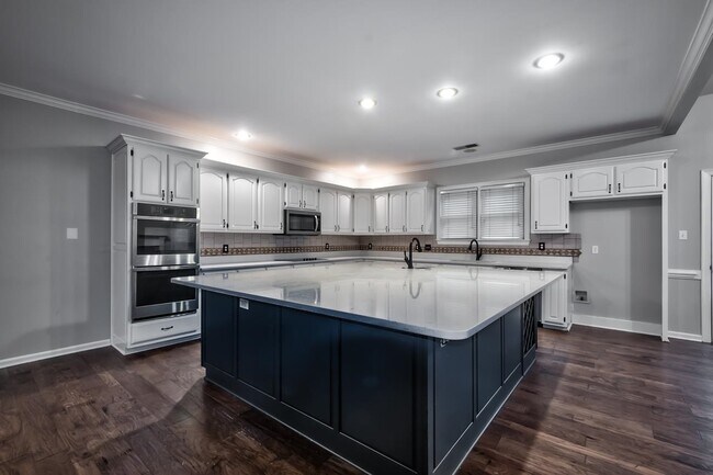 Building Photo - 1575 Huntley Cove