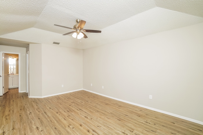 Building Photo - 15155 Nighthawk Dr