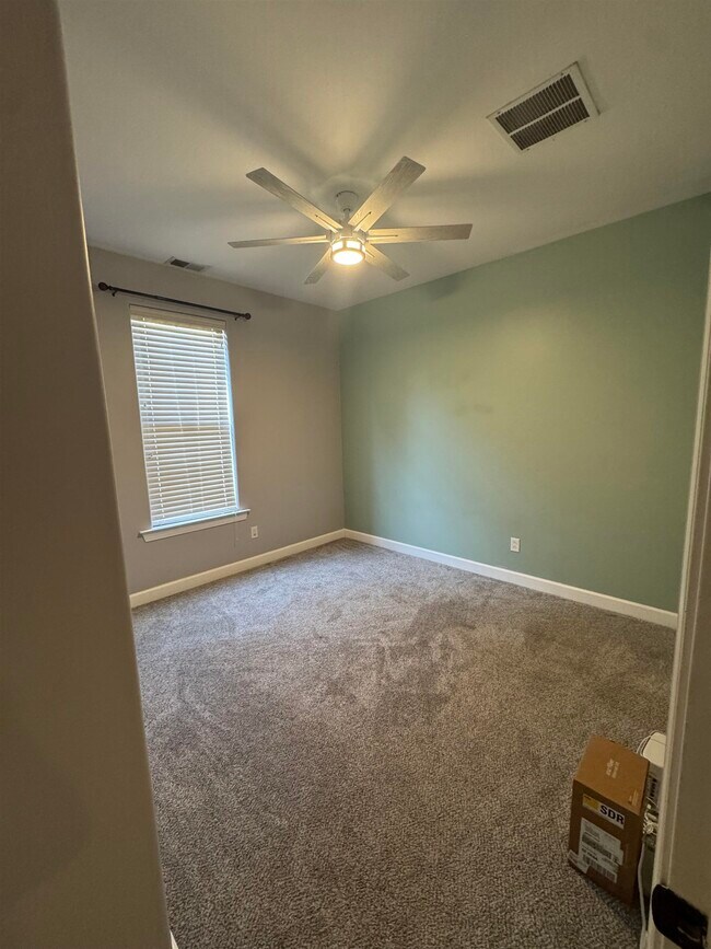 Building Photo - 7938 Parkmont Dr