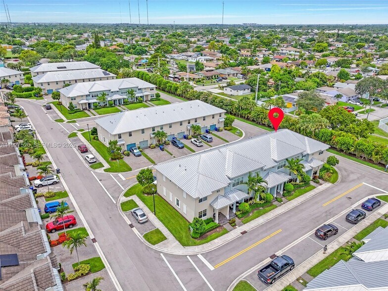 Building Photo - 1190 Eucalyptus Dr