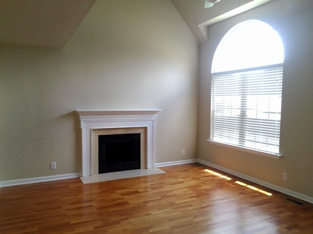 Building Photo - 212 Wildgrove Ct
