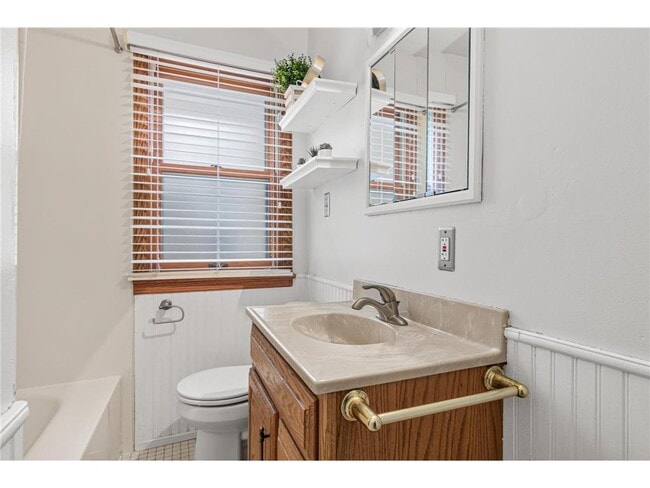 Building Photo - 5712 25th Ave S