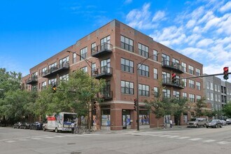 Building Photo - 2 S Leavitt St