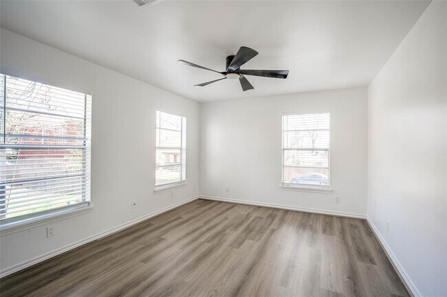 Building Photo - 2601 Rosedale St