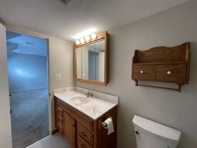 Building Photo - 3 bedroom, 2 bath, 2 living areas, 2 car garage Ranch style home nestled on a corner lot