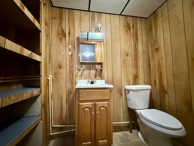 Building Photo - Spacious 2 Bedroom Home FOR RENT in Millvi...
