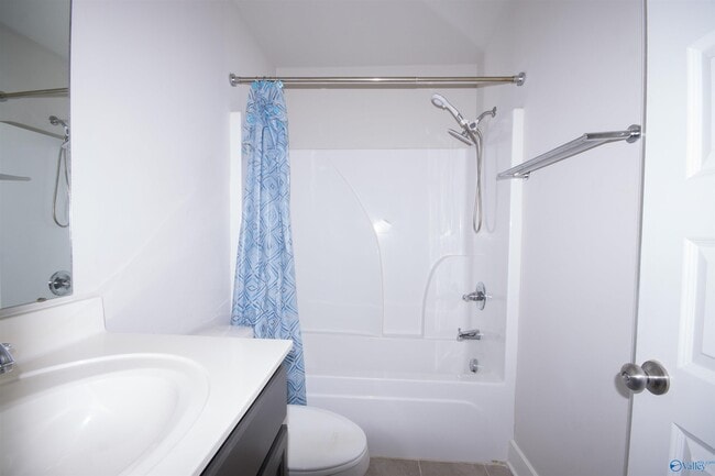 Building Photo - 28 Silky Oak Cir SW