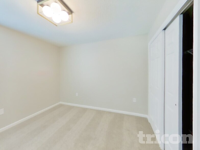 Building Photo - 11430 Tiburon Dr